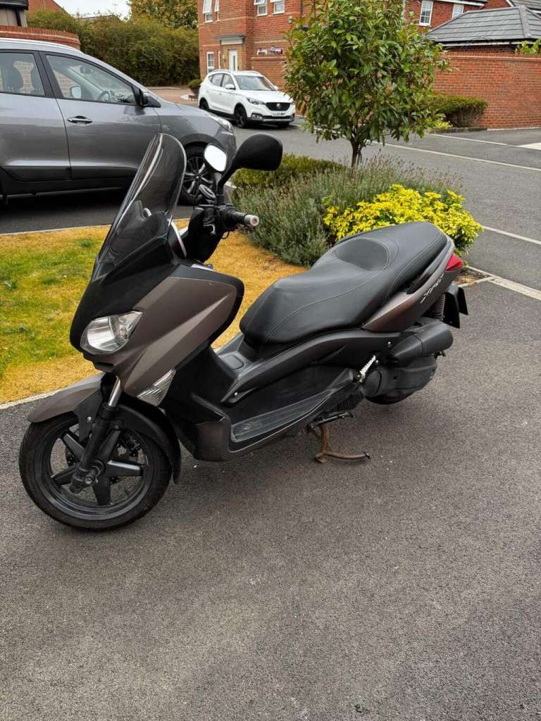 Yamaha xmax yp moped