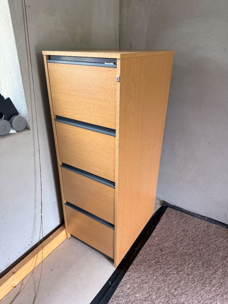 4 Drawer filing cabinet 