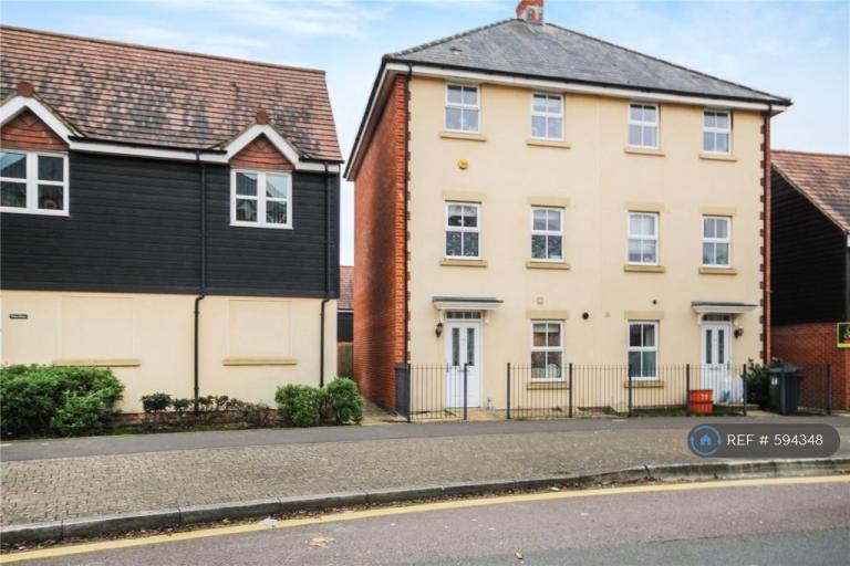4 bedroom house in Torun Way, Swindon, SN25 (4 bed) (#594348)