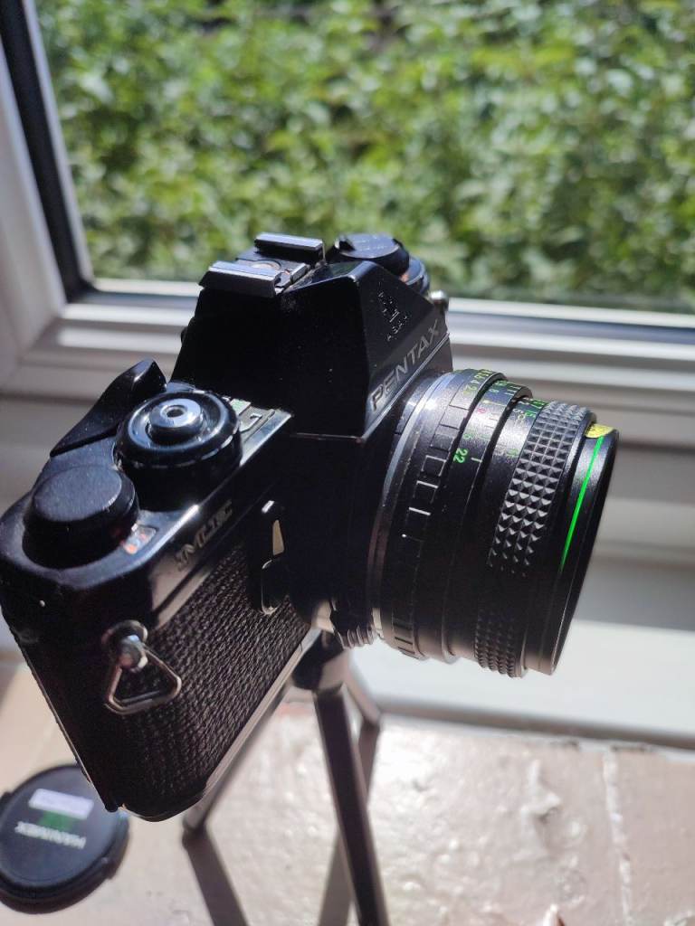 Pentax ME Vintage 35mm film camera+2 lens