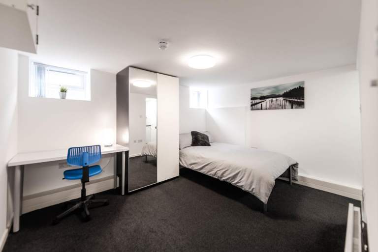 Beautiful Bedsit to Rent in M30