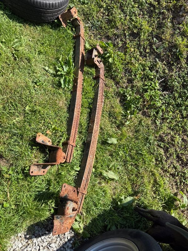 Heavy duty leaf springs transit 