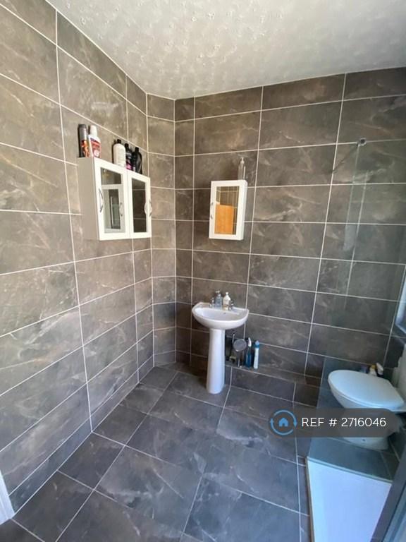 1 bedroom in Woodgrange Drive, Southend-On-Sea, SS1 (#2716046)