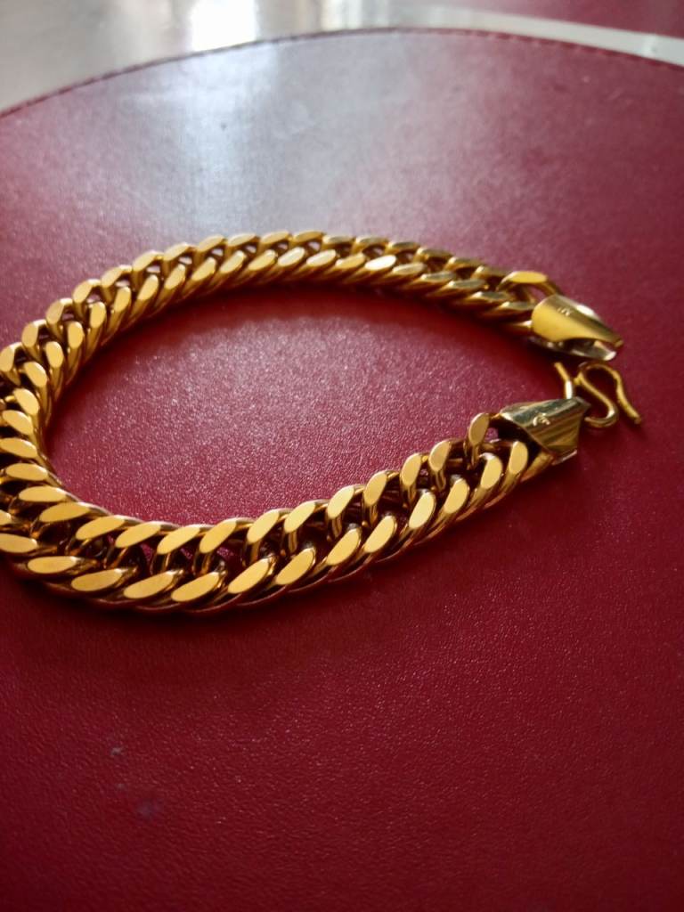 Gold bracelet not sure if it s gold plated or gold filled 