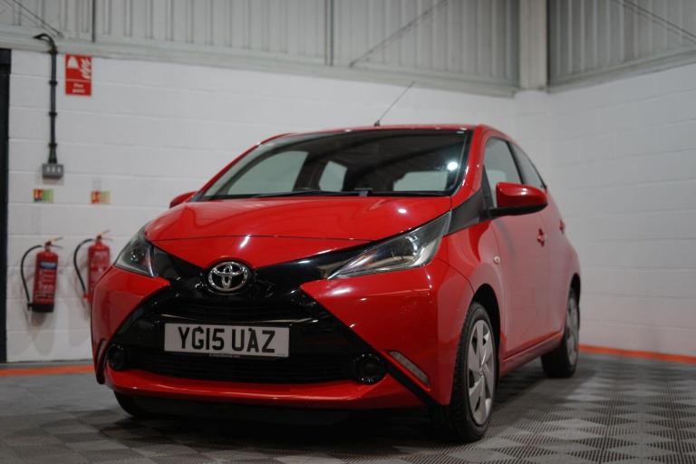 2015 Toyota AYGO 1.0 VVT-i x-play Euro 5 5dr Euro 5 HATCHBACK Petrol Manual