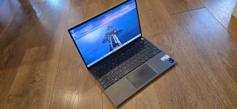 Dell Vostro 5410 laptop Intel 11320H QuadCore 11th gen processor Full HD IPS screen