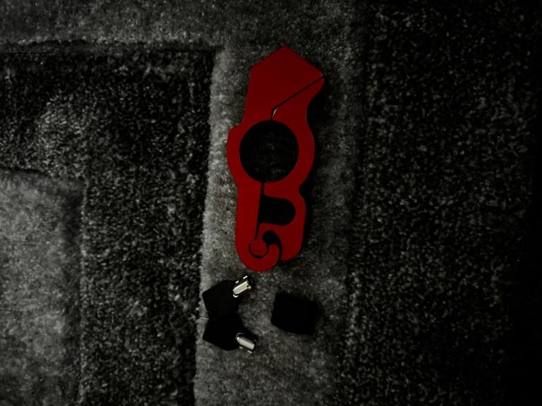 Motorcycle handlebar lock