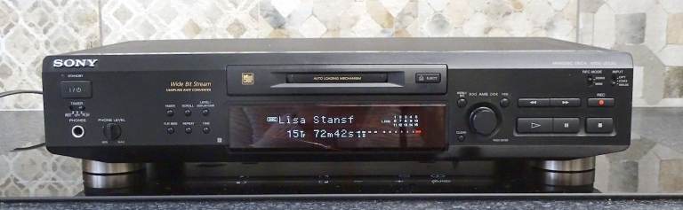 SONY MDS-JE520 MINIDISC PLAYER / RECORDER 