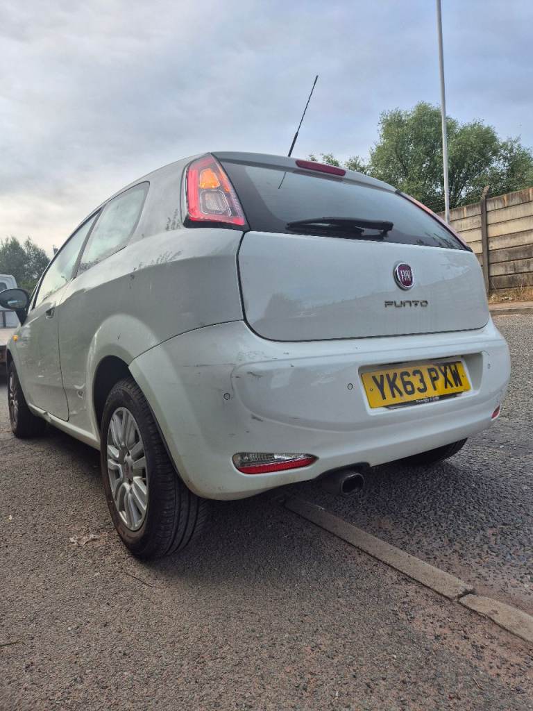 Fiat, PUNTO, Hatchback, 2013, Manual, 1242 (cc), 3 doors FRESH 12MONTHS MOT!