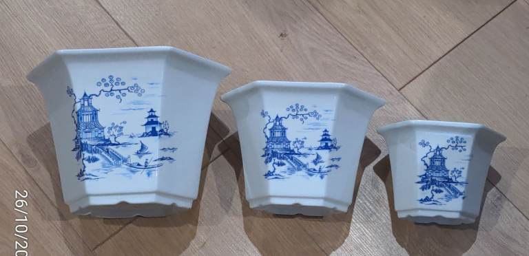 Vintage Royal Winton White and Blue, Old Willow Nest of 3 Planters
