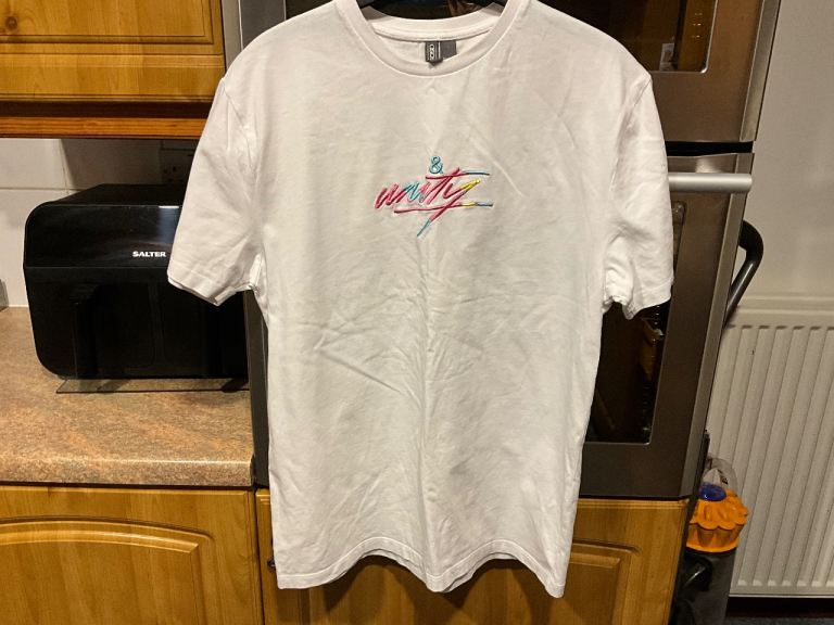 UNISEX ASOS T/SHIRT size small about 19 inches pit-pit at front when flat.
