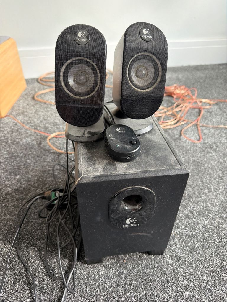 Logitech X-210 PC Speakers