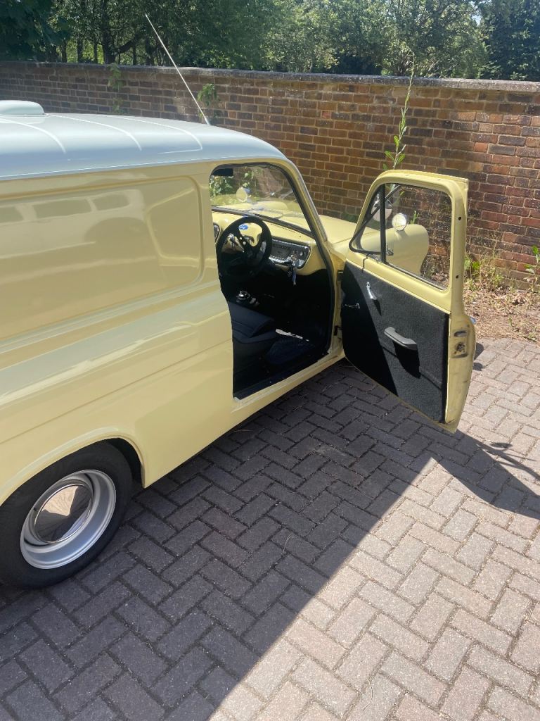 Ford Anglia 307e Thames van 