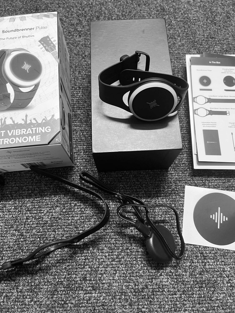 Soundbrenner Pulse smart vibrating metronome