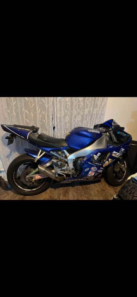 Yamaha r1 
