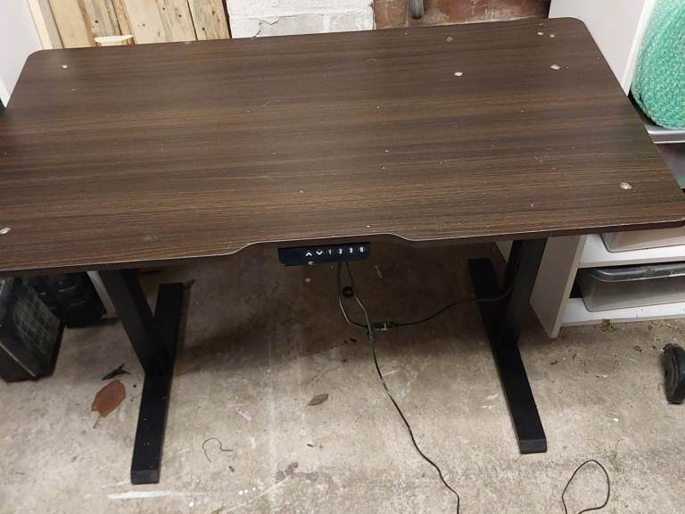 ELECTRIC STANDING DESK