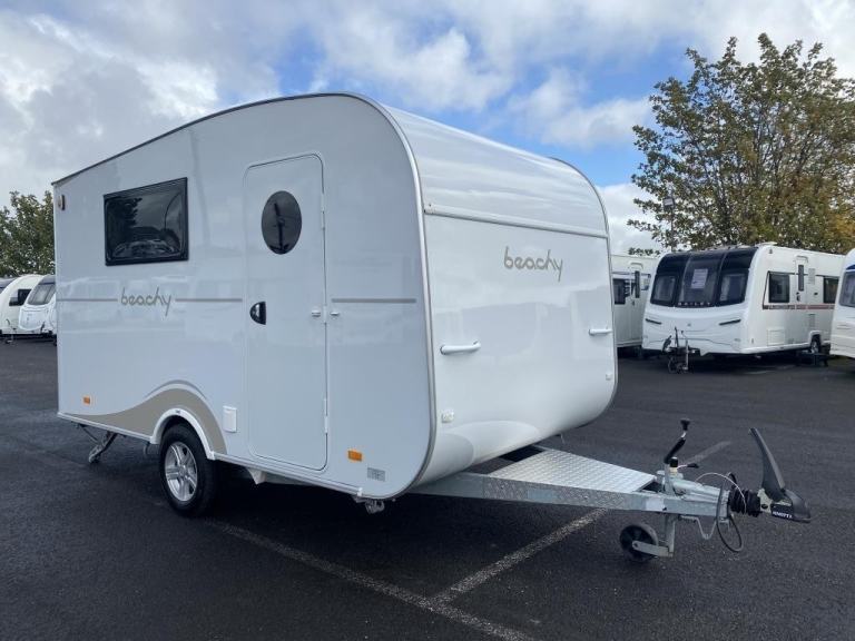 2024 HOBBY BEACHY 420 TOURING CARAVAN - BRAND NEW!