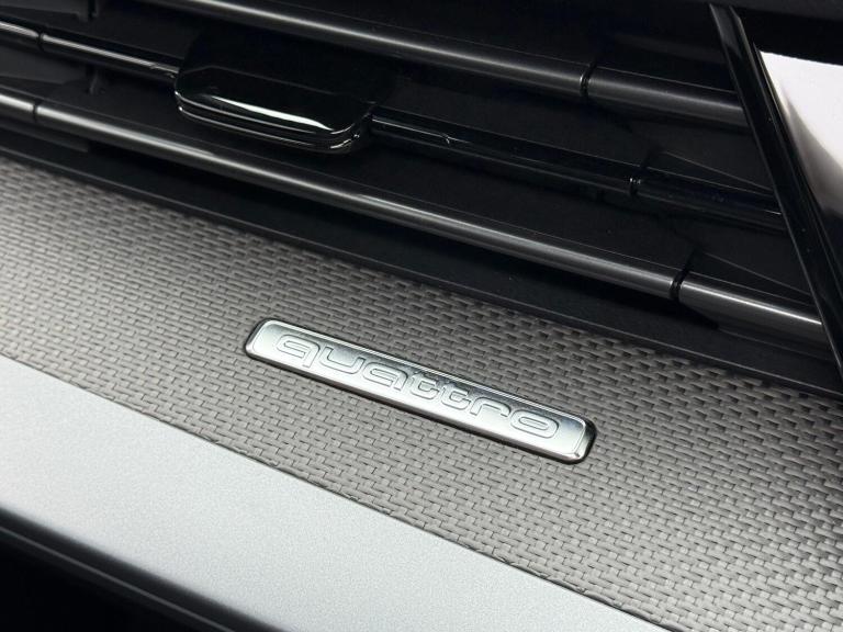 2025 Audi RS3 2.5 TFSI Carbon Vorsprung Sportback 5dr Petrol S Tronic quattro Euro 6 (s/s HATCHBA...