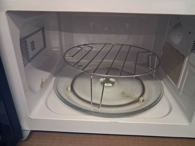 Tesco Silver Microwave Oven with Grill Function
