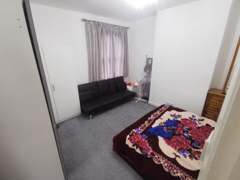 Triple Fully furnished  room 