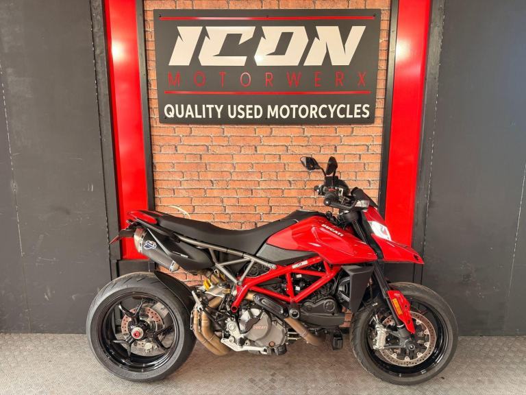DUCATI Hypermotard 950 950 Naked Petrol Manual Euro 4 (114 ps)