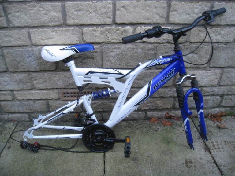 image for bike frame 24 inch wheel disc brake  , just needs brakes and wheels / or can sell parts from it 