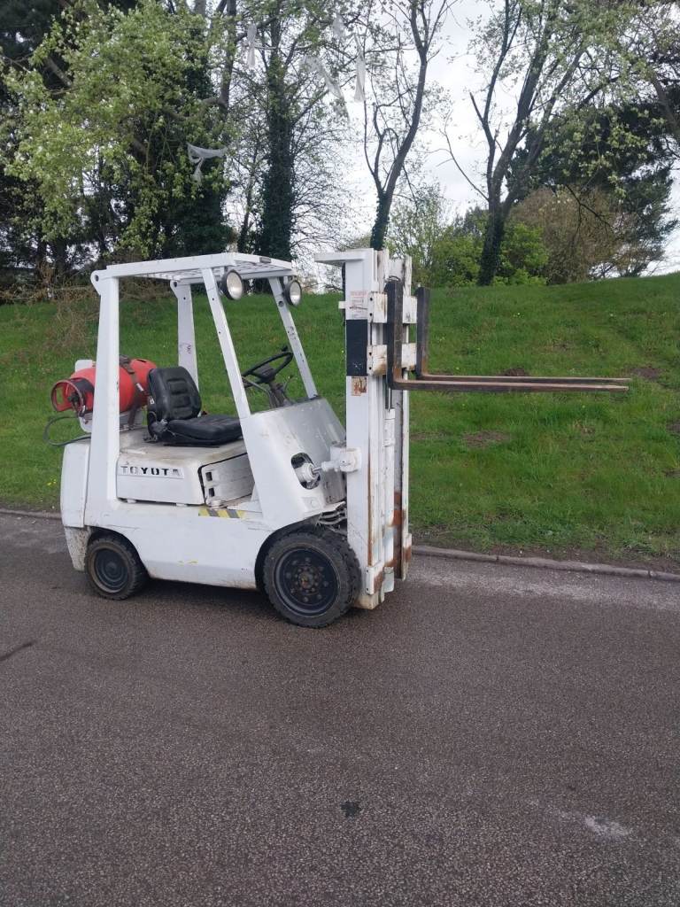 Toyota 2 ton Capacity Fork Lift With Free Lift Mast