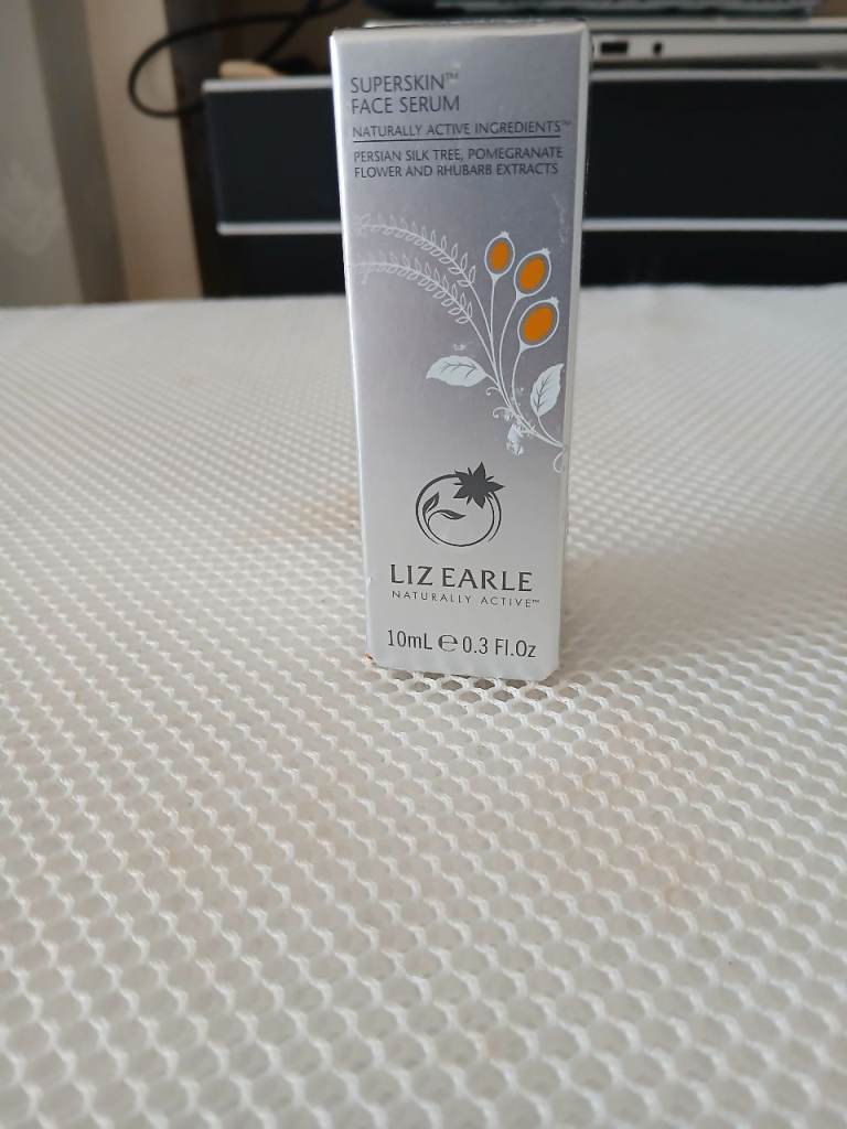 Liz Earle Superskin Face Serum 10ml – New in Box