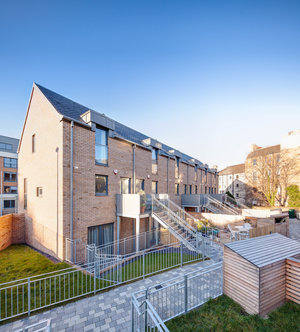 2 bedroom flat in McDonald Place, Bellevue, Edinburgh, EH7 4NH