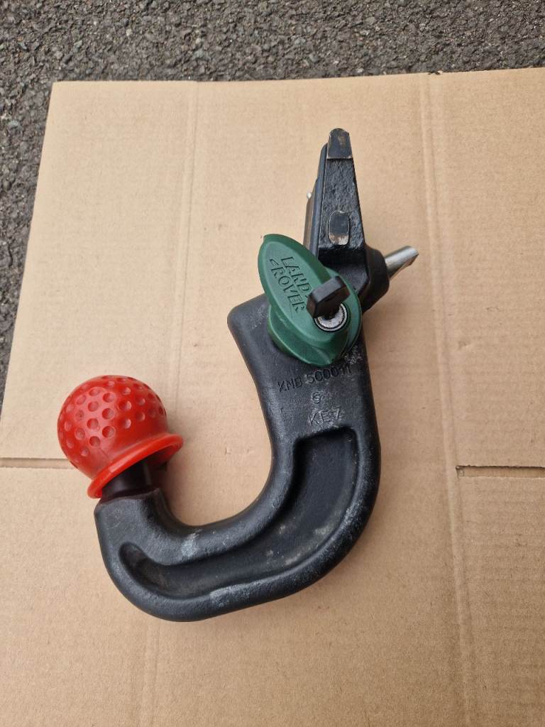Land Rover detachable tow bar
