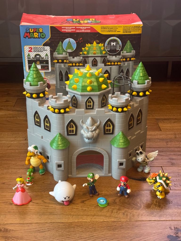Super Mario Bowser Castle 