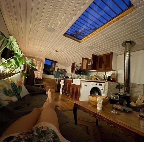 Room available on wide beam houseboat