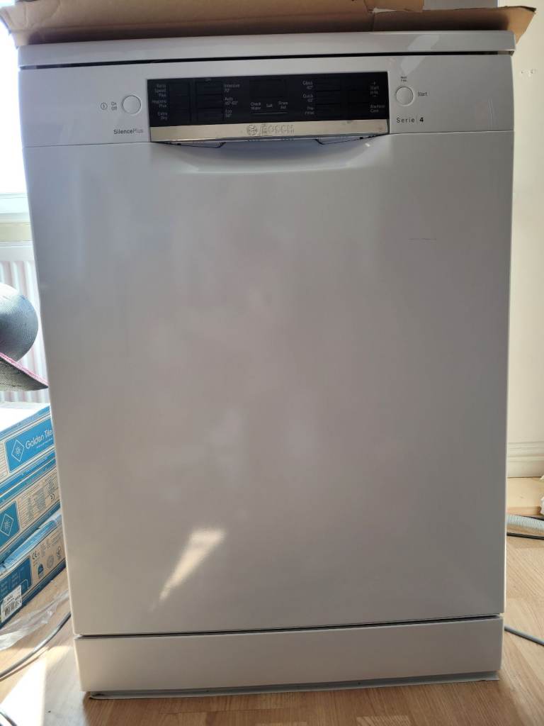 Bosch Dishwasher – White, Excellent Condition