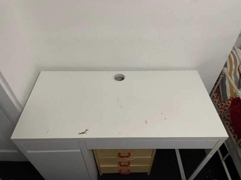dressing table 