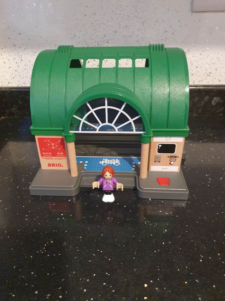 Brio 33649 Central Train Station With Ticket Machine with Sounds for wooden track and trains