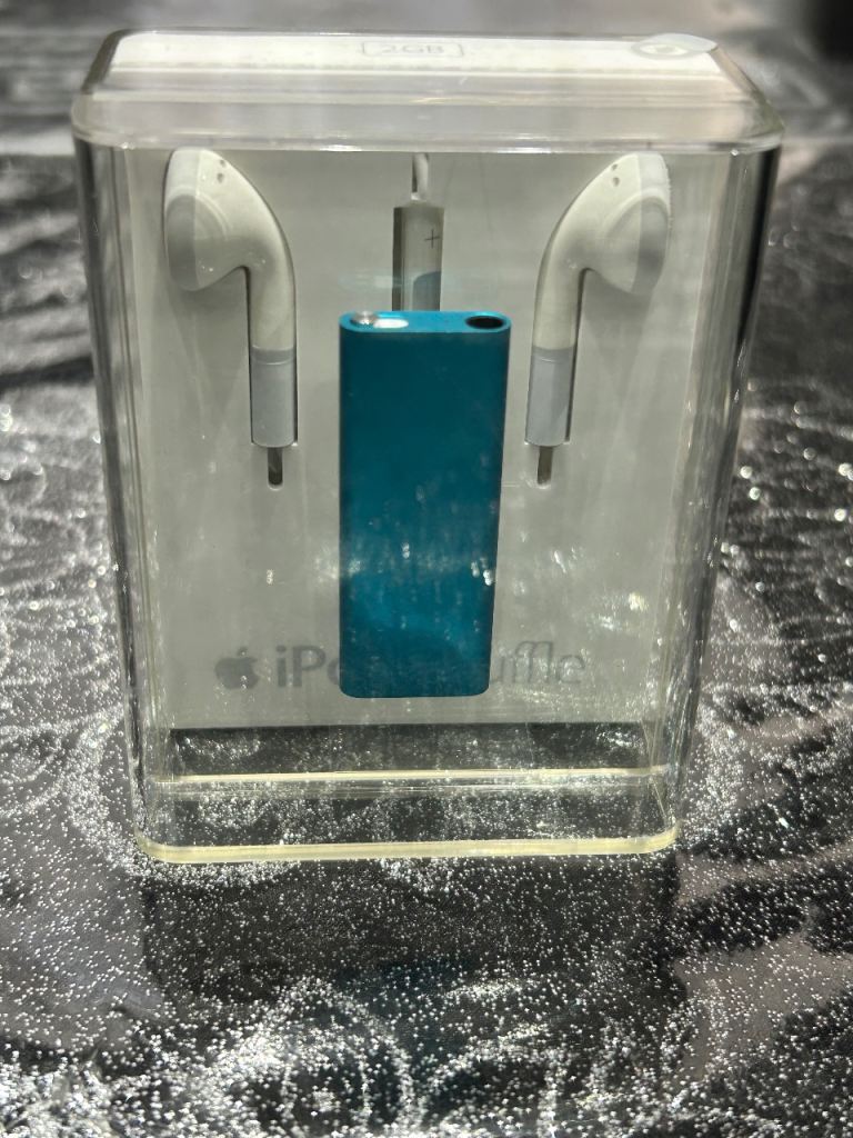 NEW Apple iPod Shuffle 2GB – Blue, Sealed Box