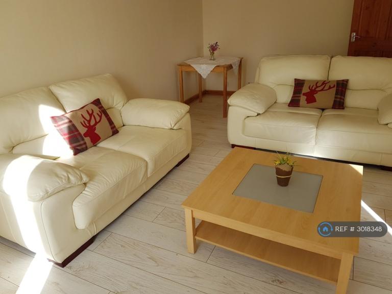 2 bedroom flat in Laburnum Walk, Aberdeen, AB16 (2 bed) (#3018348)