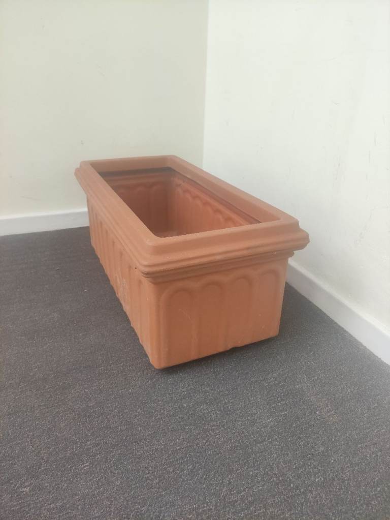 Terracotta-Look Plastic Garden Planter Box – Good Condition