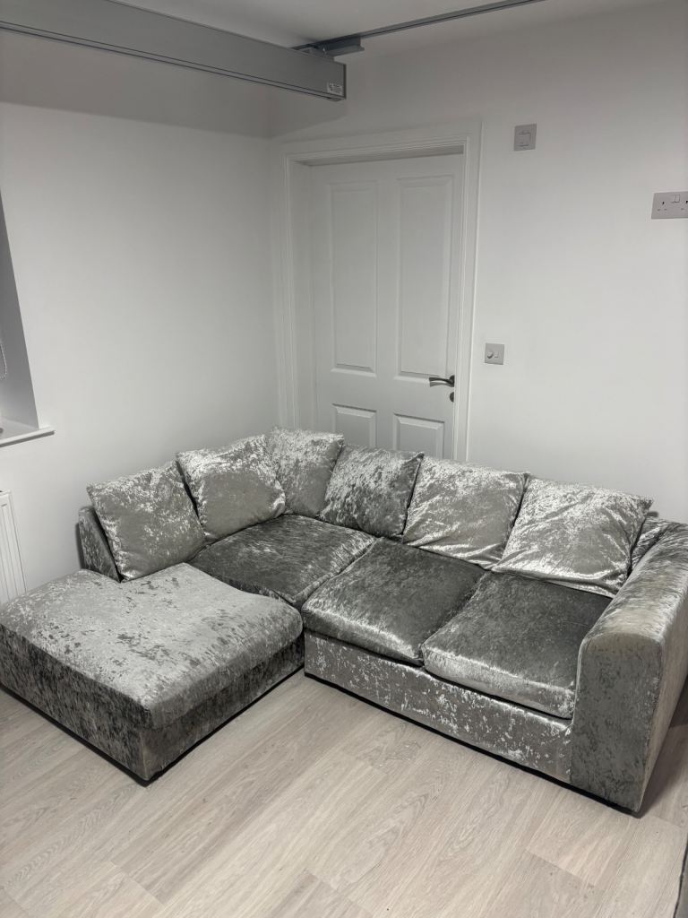 CRUSHED VELVET CORNER SOFA (CAN DELIVER)