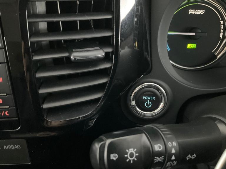 2015 Mitsubishi Outlander 2.0h 12kWh GX4hs SUV 5dr Petrol Plug-in Hybrid CVT 4WD Euro 5 (s/s) (20...