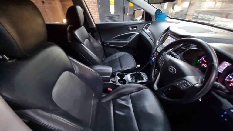  Hyundai Santa Fe Premium – 2.2 Diesel | Manual | Full Leather | 7-Seater | Fully Loaded | 