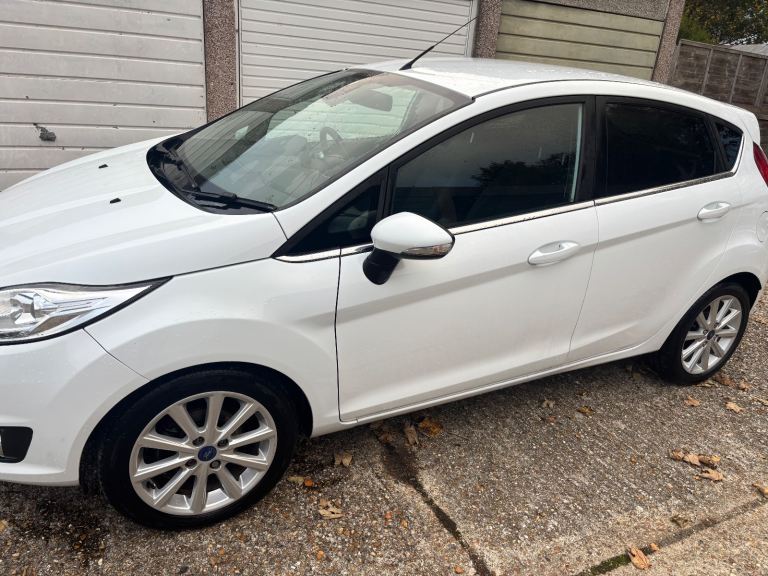 Ford fiesta Hatchback 2015 Manual 1.0 eco boost 5 doors