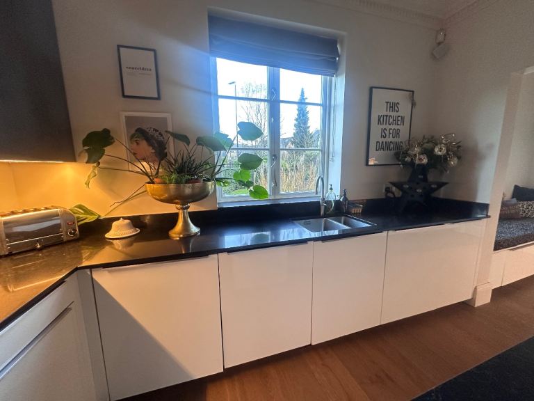  KHÜLMANN German Kitchen + Siemens + Franke + Stone Worktops – Can Sell Whole or in Parts