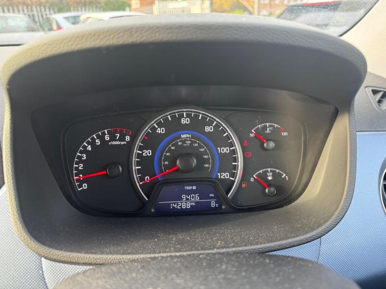 2014 Hyundai i10 1.0 SE 5dr HATCHBACK PETROL Manual