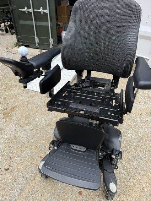 Quickie Q700M Electric Wheelchair – Good Condition