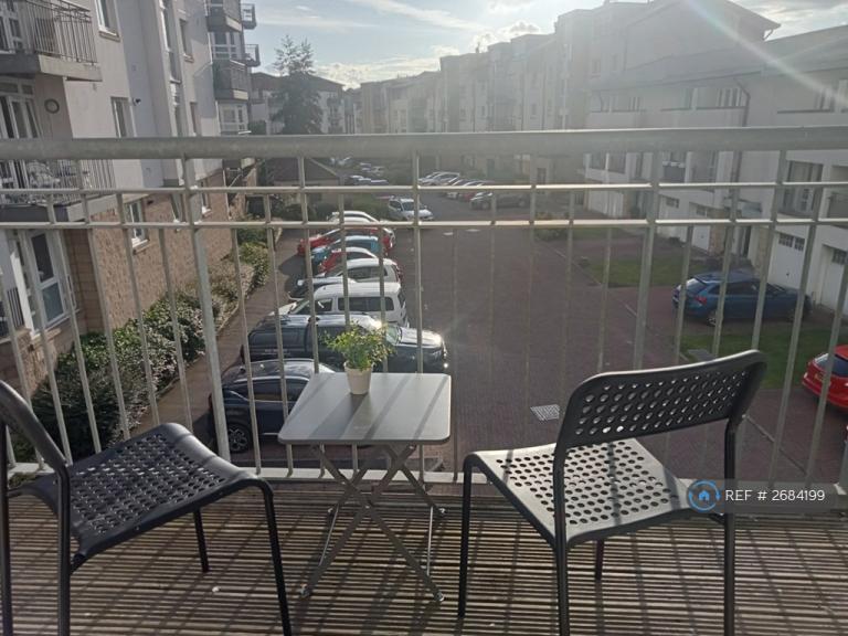 1 bedroom flat in Allanfield Place, Edinburgh, EH7 (1 bed) (#2684199)