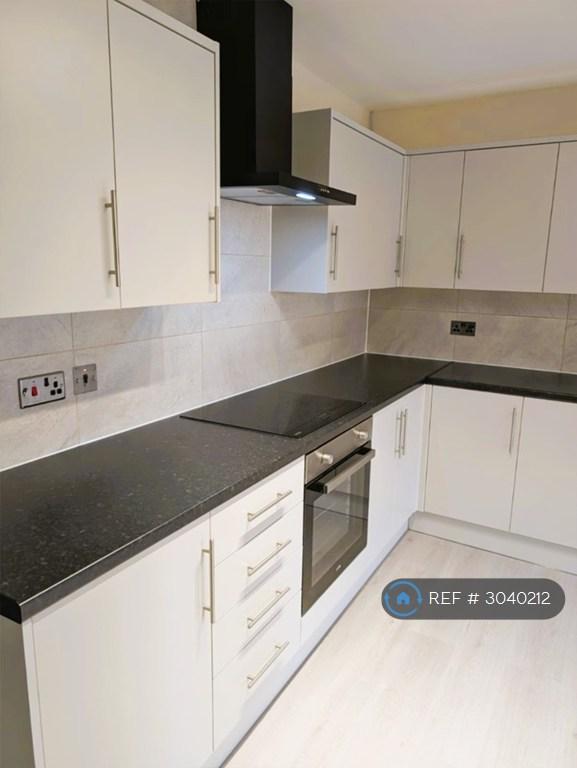 4 bedroom house in Meadow Road, Dagenham, RM9 (4 bed) (#3040212)