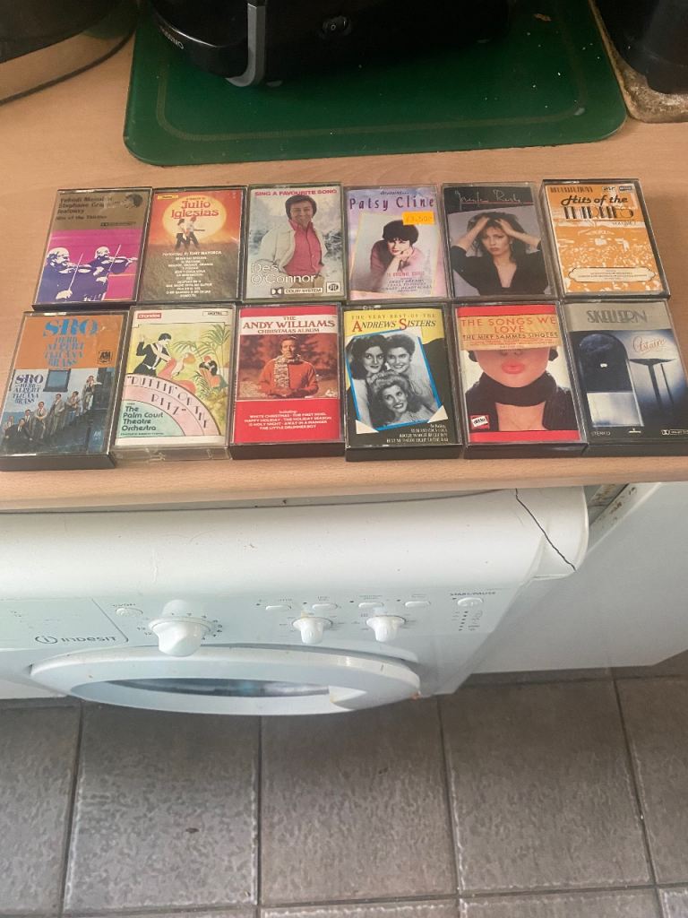 Cassette tapes 