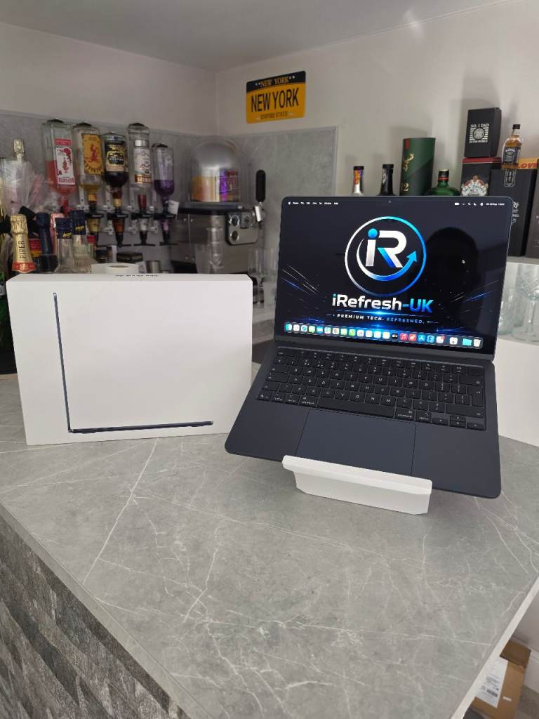 Apple MacBook Air 13-inch (M5, 2026) 512GB 16GB RAM - 1 Year Warranty - 4 Cycles