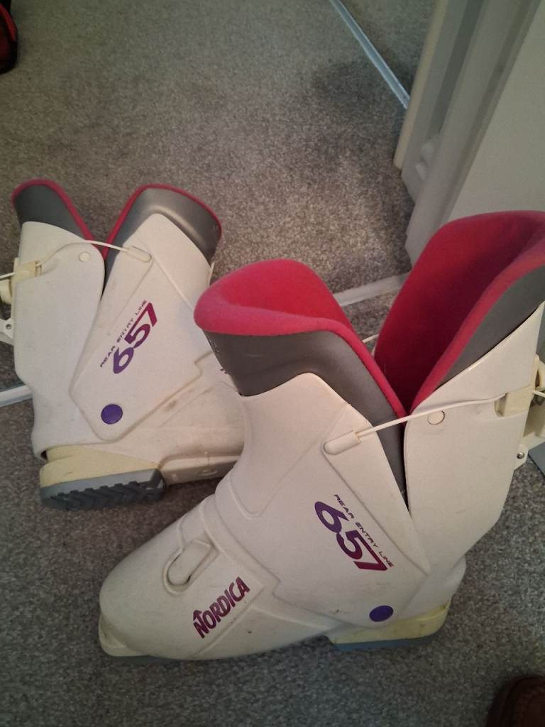 Ladies ski boots 